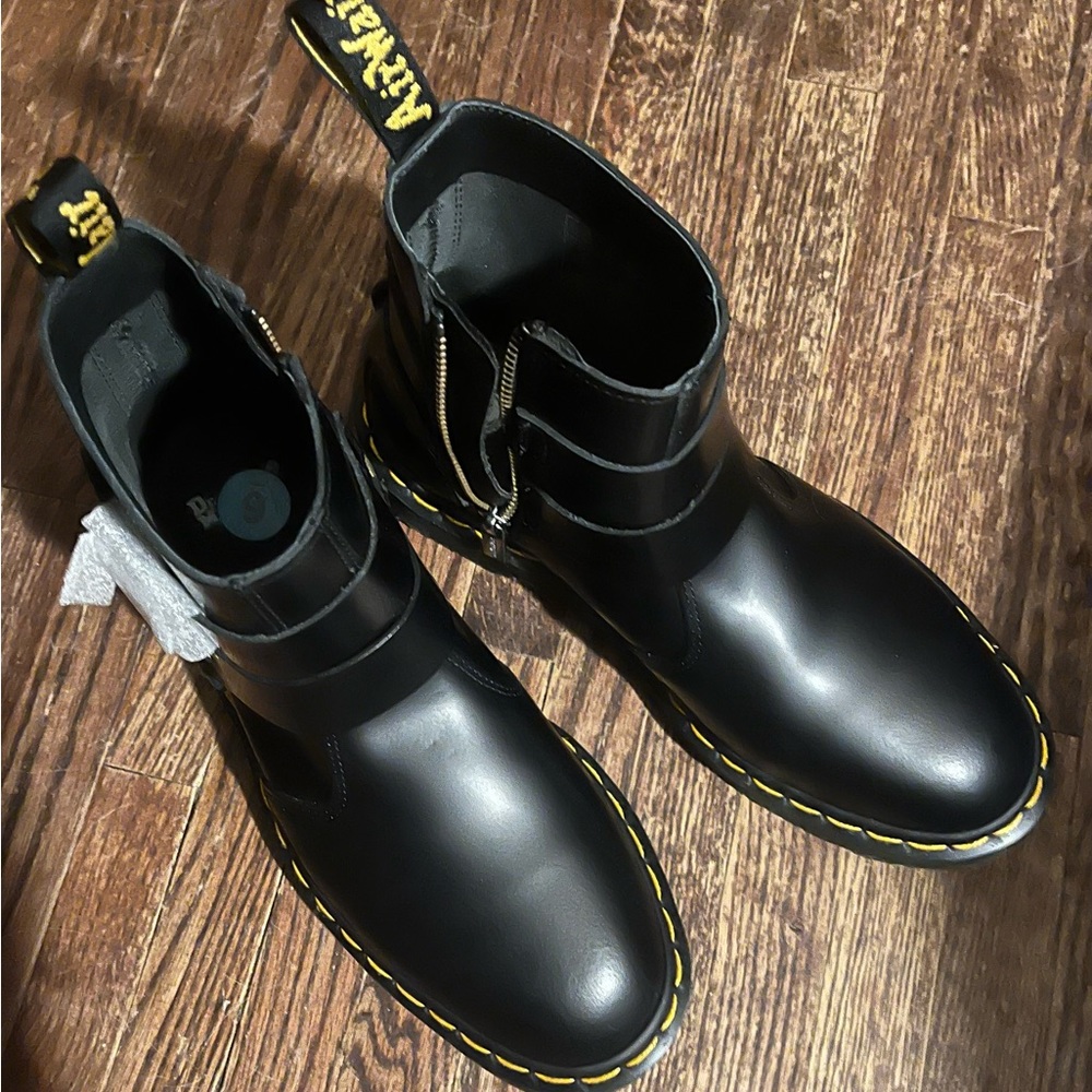 Dr Martens Jaimes Buckle Harness Chelsea Boot Black, W Size 7, M Size 6, new